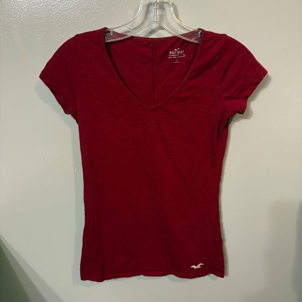 Hollister Womens V Neck T Shirt Red Logo Short Sleeve Cotton Blend Casual‎ Top